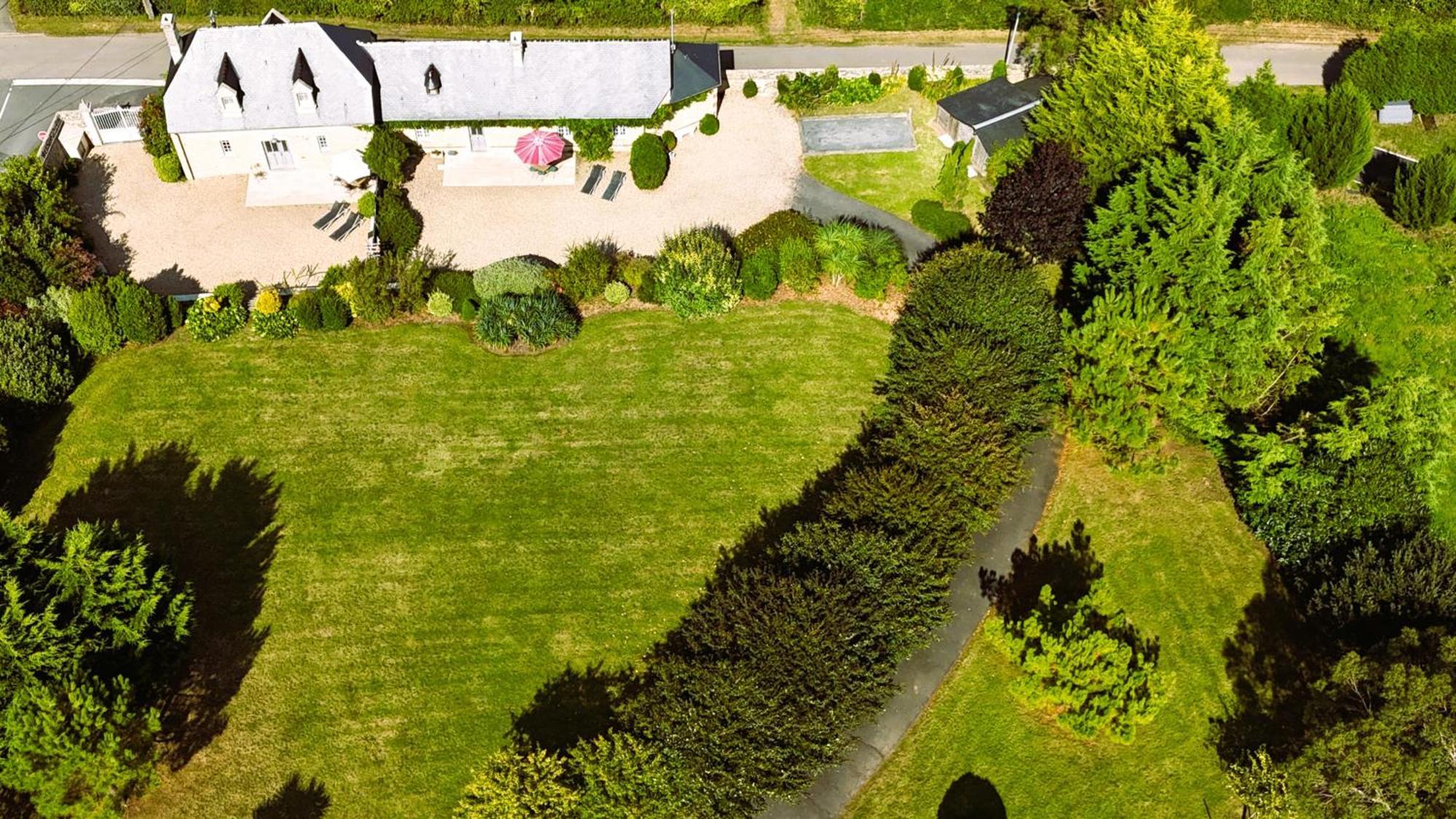 Le Domaine Des Roseraies Monfréville Exterior photo